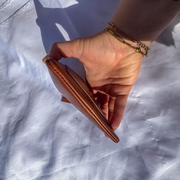 🤎 The Madewell Leather Zip Coin Pouch / Wallet in English Saddle 🤎 - Picture 3 of 5